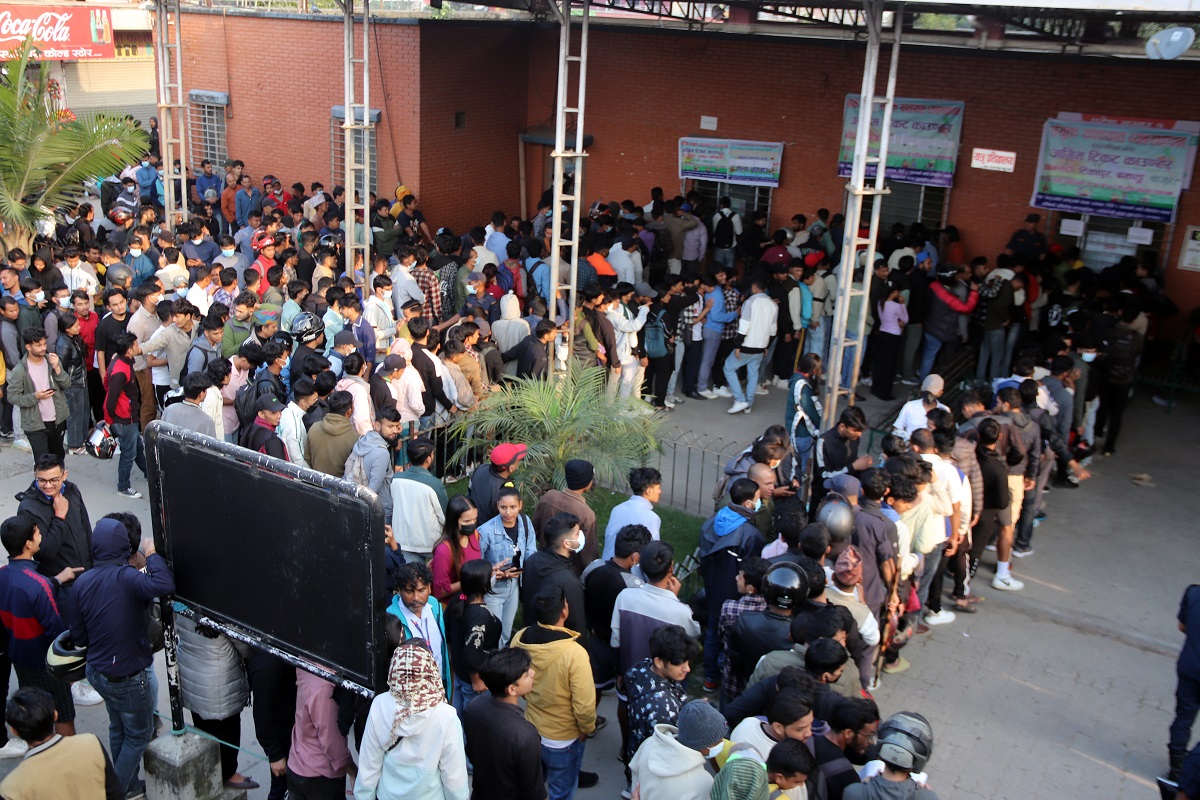 अग्रिम टिकट बुकिङमा भीड